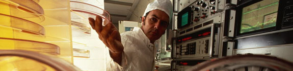 艾默生UPS制造行業(yè)IT應用網(wǎng)絡能源解決方案